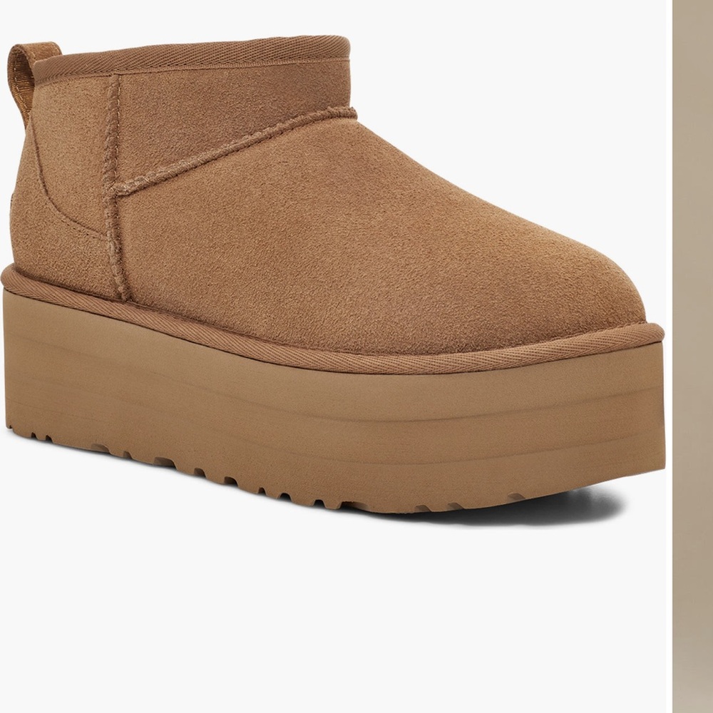 NWTS UGG Platform Boots in Chesnut Size 7
